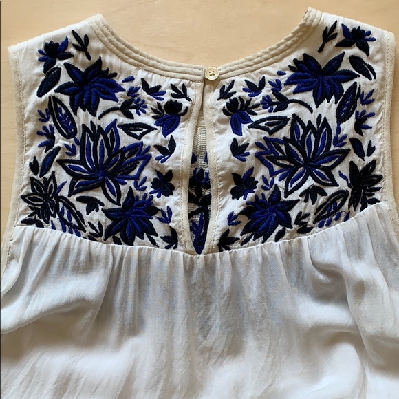 Wilfred Aritzia embroidered tank - Picture 4 of 4